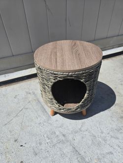 Wicker pet