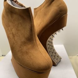 Bumpers Dark Camel Brown Heelless Spike Studded Platform Boots shoes size 10