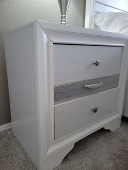 SET OF TWO NIGHTSTAND BRAND NEW IN THE BOX 
