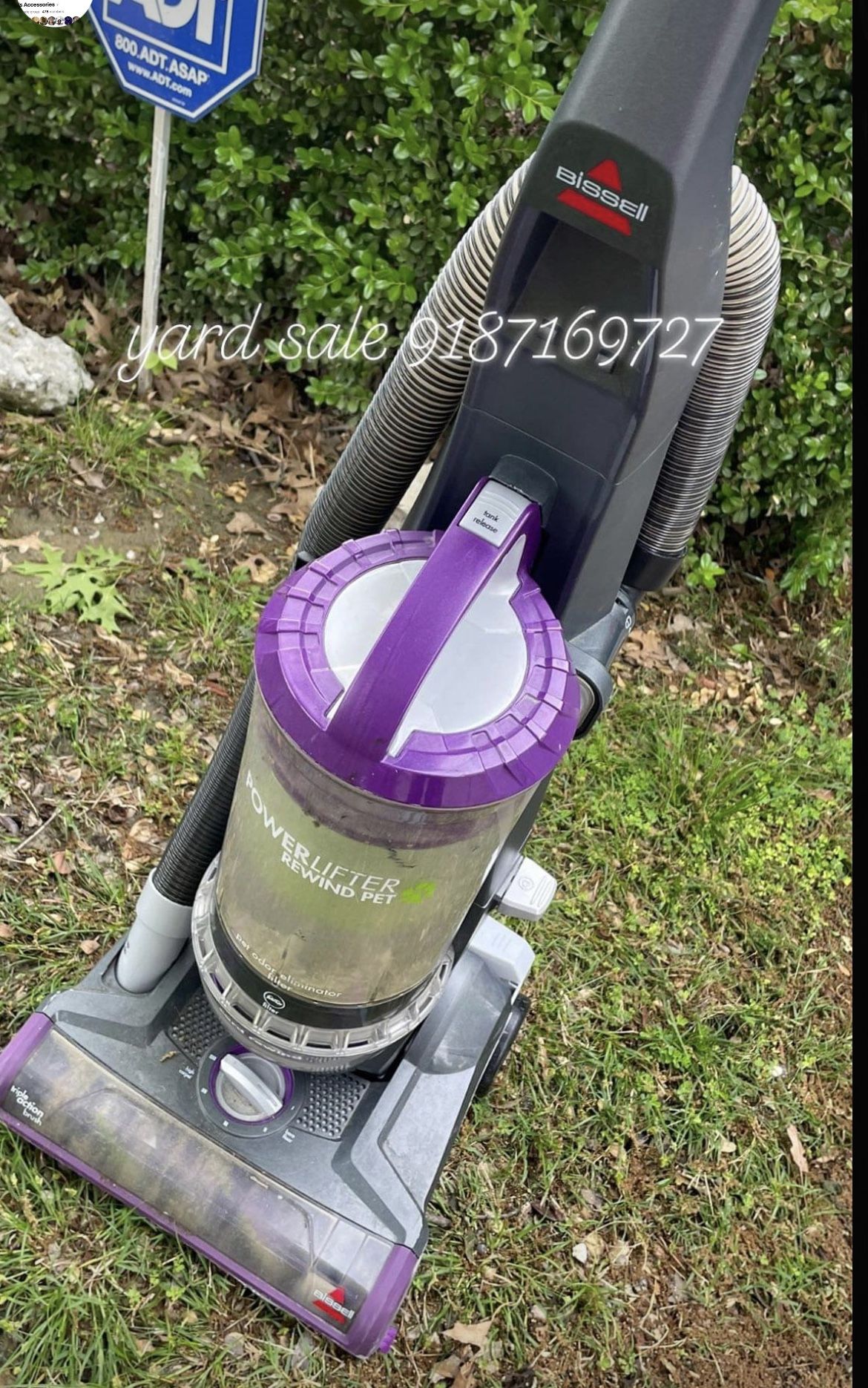 Upright vacuum sweep a very powerful stony in good condition