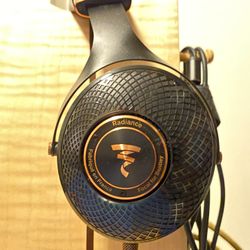 Focal Radiance Bentley Closed Back Over-Ear Headphones Black Audiophile Used