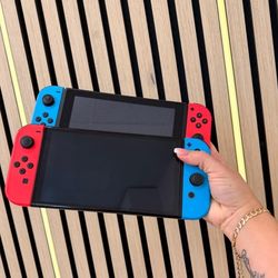 Nintendo Switch Oled (199.99) Regular (134.99)