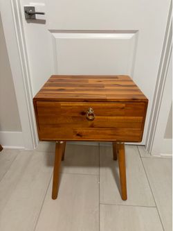 Solid Acacia wood bedroom set - see description