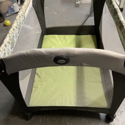 Graco Pack And Play!!