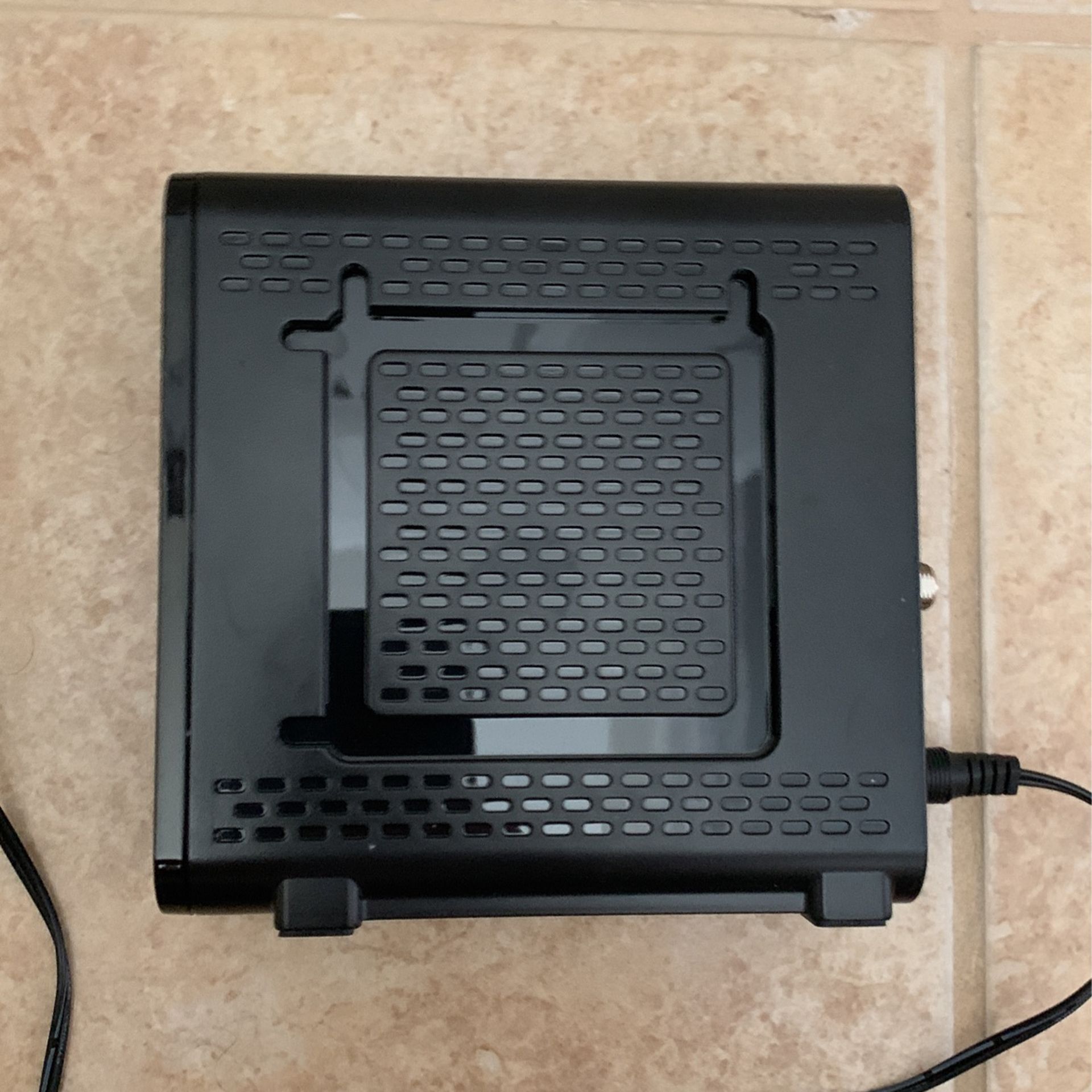 Surfboard Wifi Router Modem Model Sb6141 Black Motorola Used