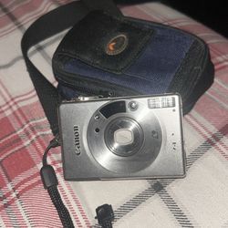 1999 Canon ELPH 2/IXUS II compact camera open to offers.