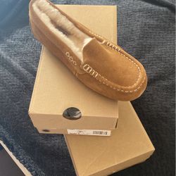 UGG 