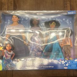 New In Box Encanto Doll Gift Set