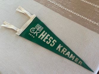 1974 Hess Kramer 17” Felt Pennant Wilshire Blvd Temple