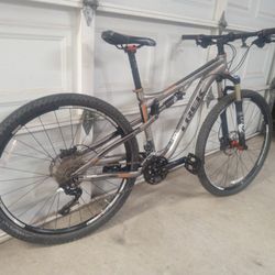 Trek Superfly 29r. . Fox Components.