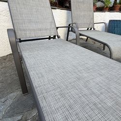 Free Gery chaise lounge chair