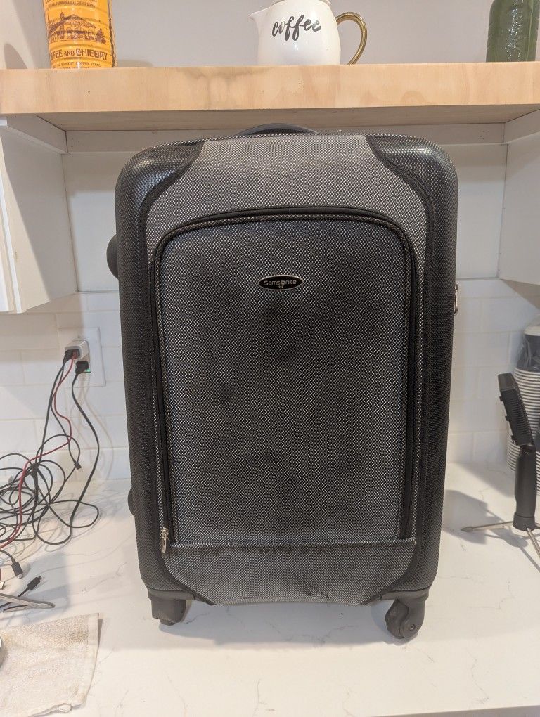Samsonite 1910 Black Carry-On Suitcase Lightweight Wheels Collapsible Handle Am We