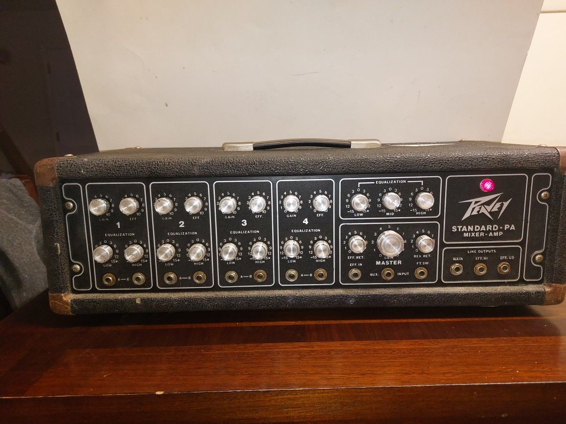 Peavey Standard PA Mixer Amp Amplifier series 260 H. Age wear on switch wiggles, core has few cutes