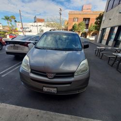 2004 Toyota Sienna