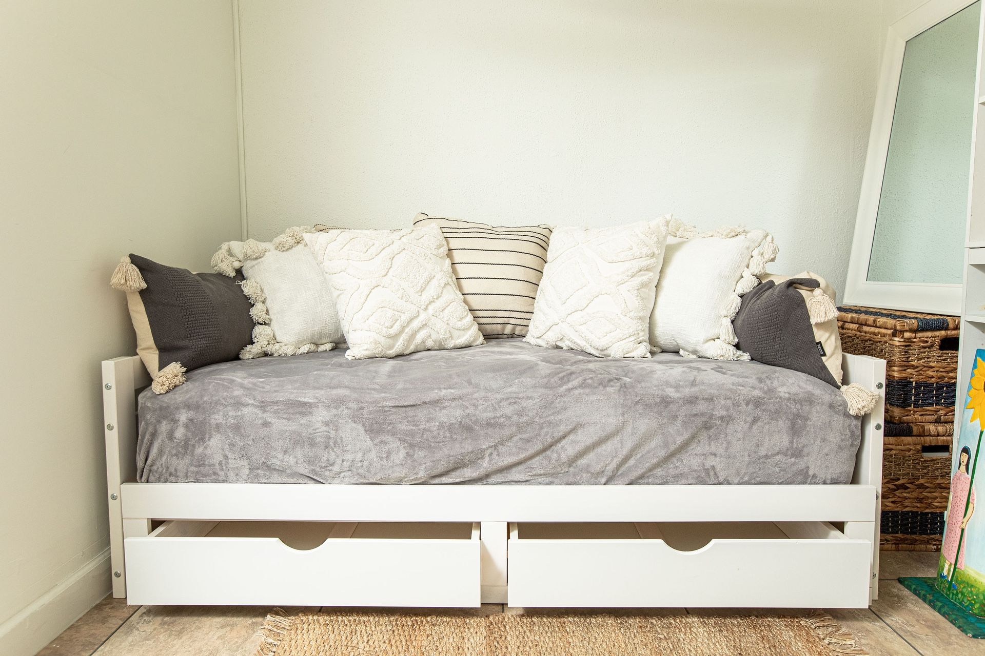 200 OBO Barely Used Beautiful Twin Bed w Storage Drawers (incl Mattress) for Sale in Pembroke