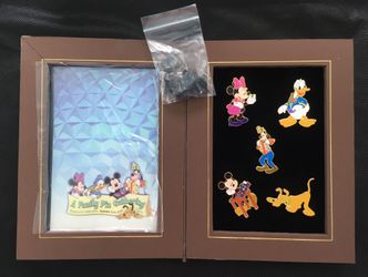 2004 Disney Pin Set NRFB Mint Condition