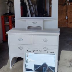 Dresser w/Mirror Antique 