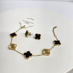 beautiful bracelet with earrings 