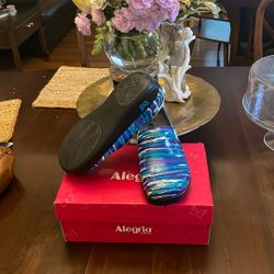 Algeria Crafternoon  Size 9/39   Brand NEW In Box 