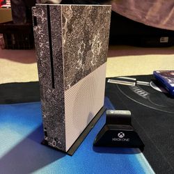 Xbox One S ( Has Removable Skin )