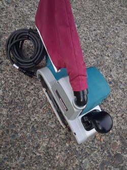 Makita 9403 4X24 Belt Sander Almostnew Condition. Pick up fremont sea. No low ball offers please. No trades. Many other high end tools for sale.