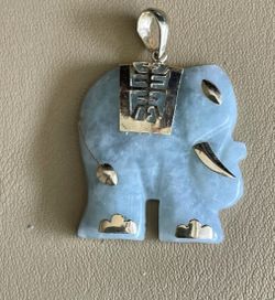 14k Gold Jade Elephant vintage Pendant