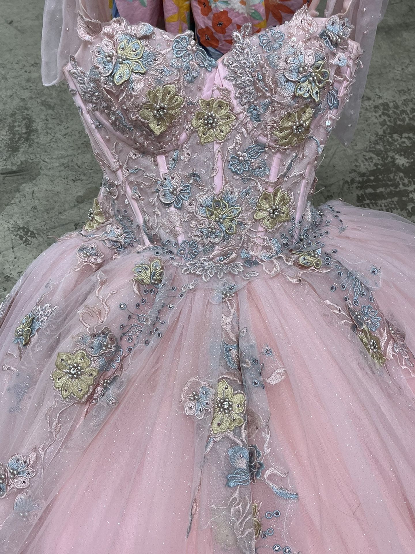 Moda 2000 Quinceañera Dress