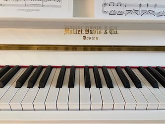 Hallet, Davis & Co. Signature Collection White Upright Piano w/ Bench – Excellent Condition
