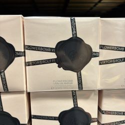 Flowerbomb Eau de Parfum ❤️✨🌹