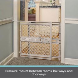 Kids/Pets Safety Gate - New