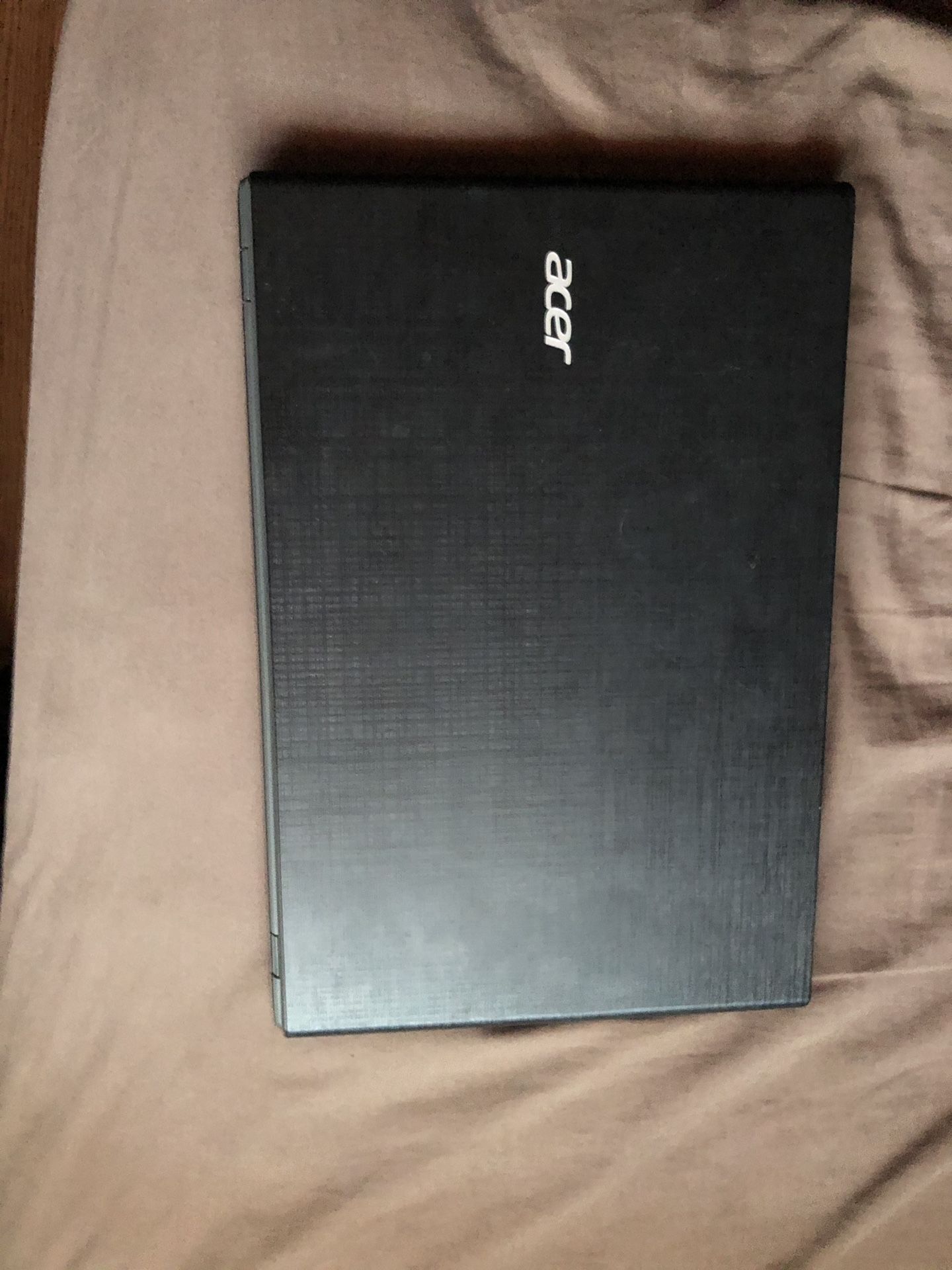 Acer Aspire E5-573G 15.6-Inch ***Gaming***Laptop (Intel Core i5-5200U, 8 GB RAM, 1 TB Hard Drive, Windows 10 Home), Black