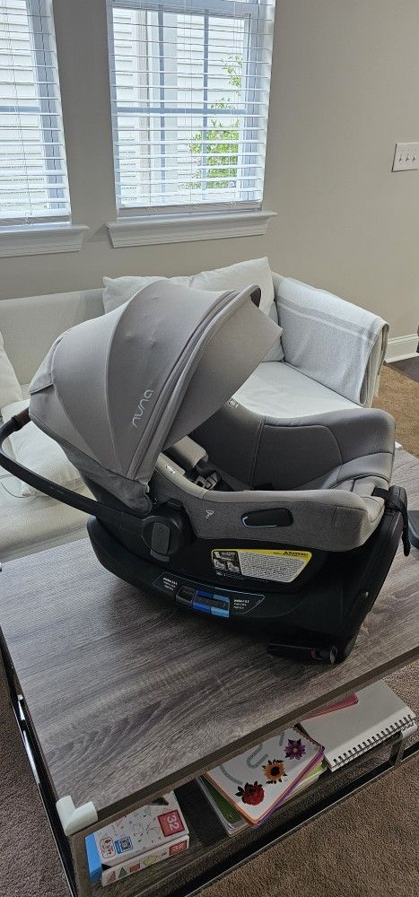 NUNA PIPA Lite Rx Carseat with stroller adapters (specifically for Uppababy)