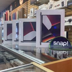 14”MacBook Pro M1 Max  32gpu 32gb Ram 4TB SSD 