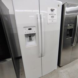 GE 25.3 Cu Ft Side by Side Refrigerator in White, Standard Depth
