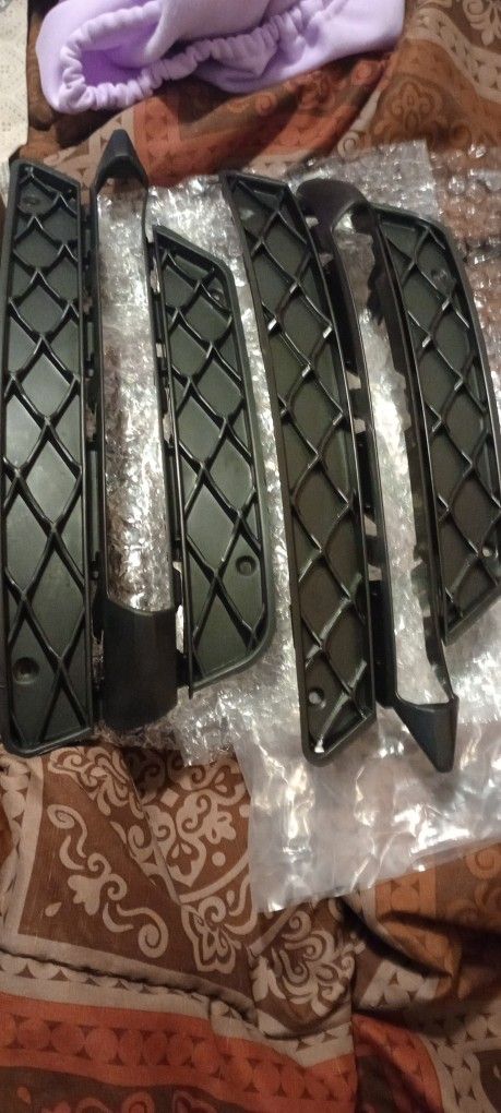 Bumper Grille For 2012/2014 Mercedes Benz C 250 C300  Pack Of 2 Left And Right 