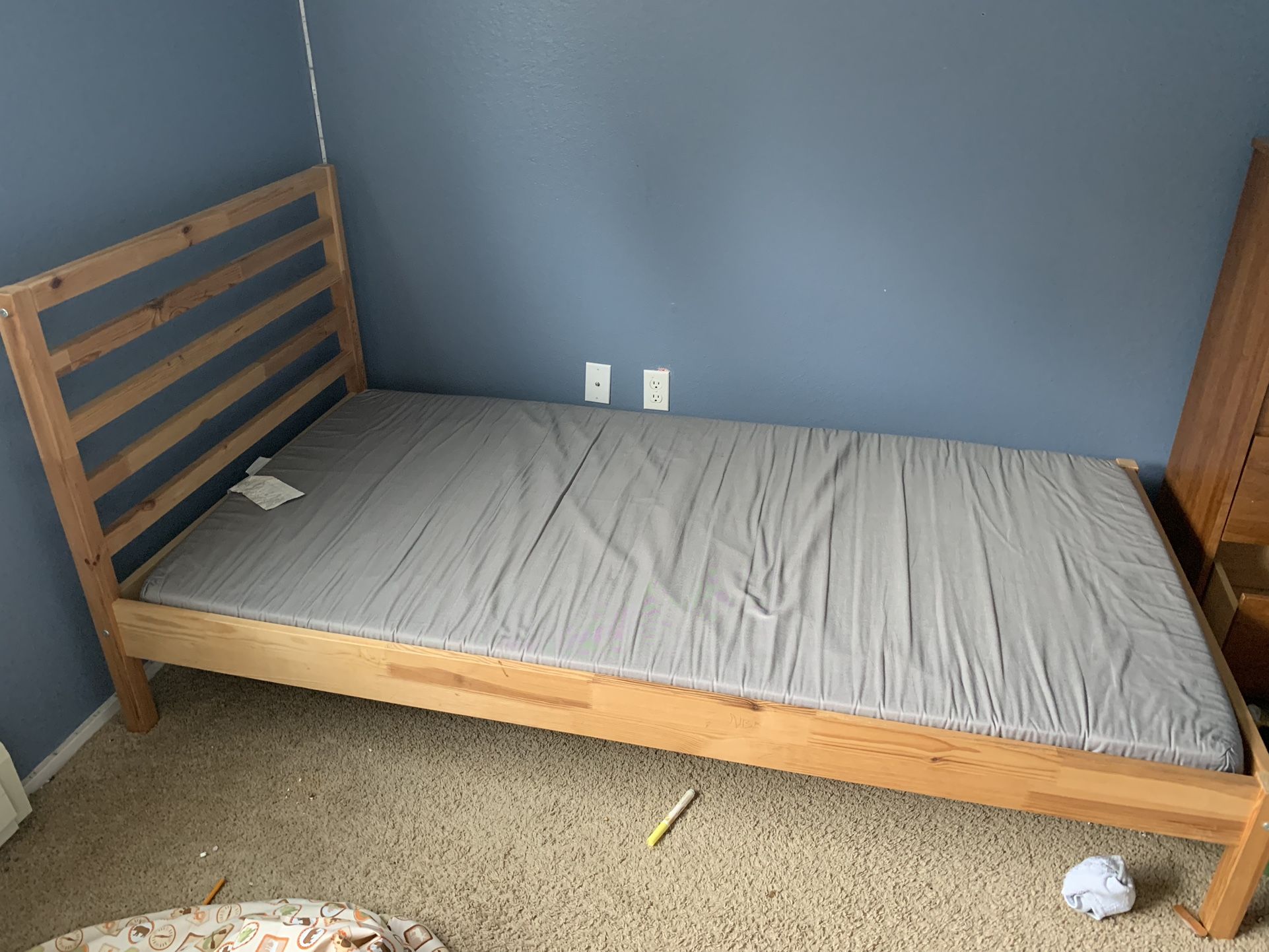 Twin Bed W/slats And Mattress