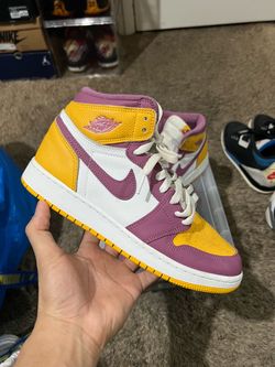 Size 7y women’s size 8.5 $40 FIRM NO TRADES