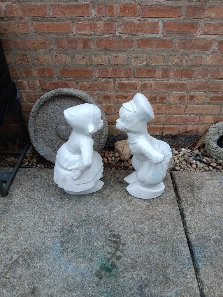 Solid Concrete Vintage Dutch Boy And Girl Statue Outdoor Garden Decor