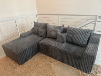 Sectional sofa with chaise
