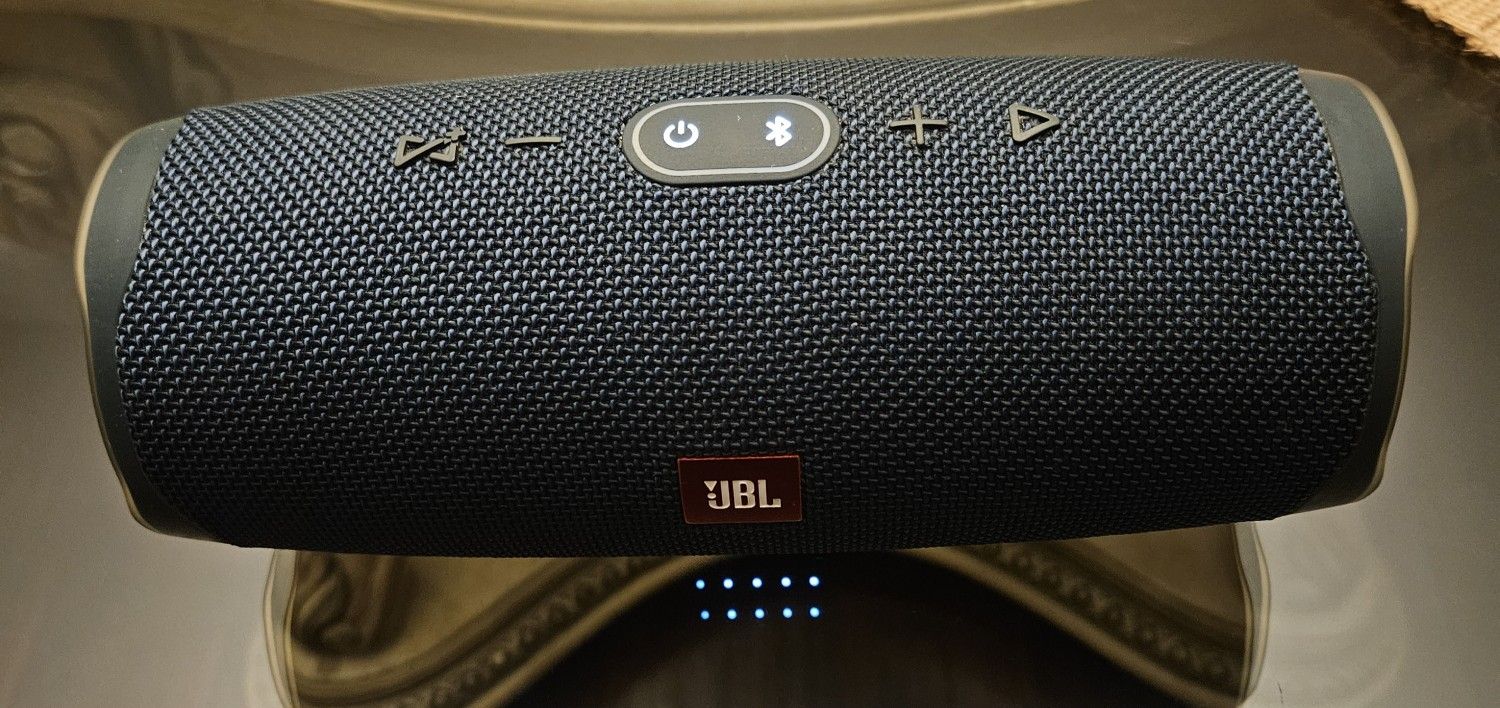 JBL Charge 4 Portable Bluetooth Speaker - Blue
