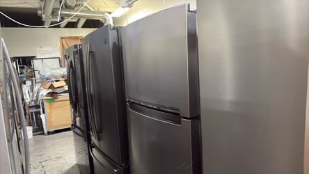 Whirlpool top freezer refrigerator