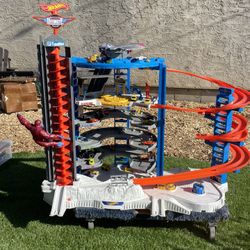      🔥Hot Wheels • Super Ultimate Garage   