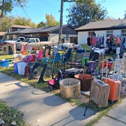 Yard Sale/Venta de Garage 