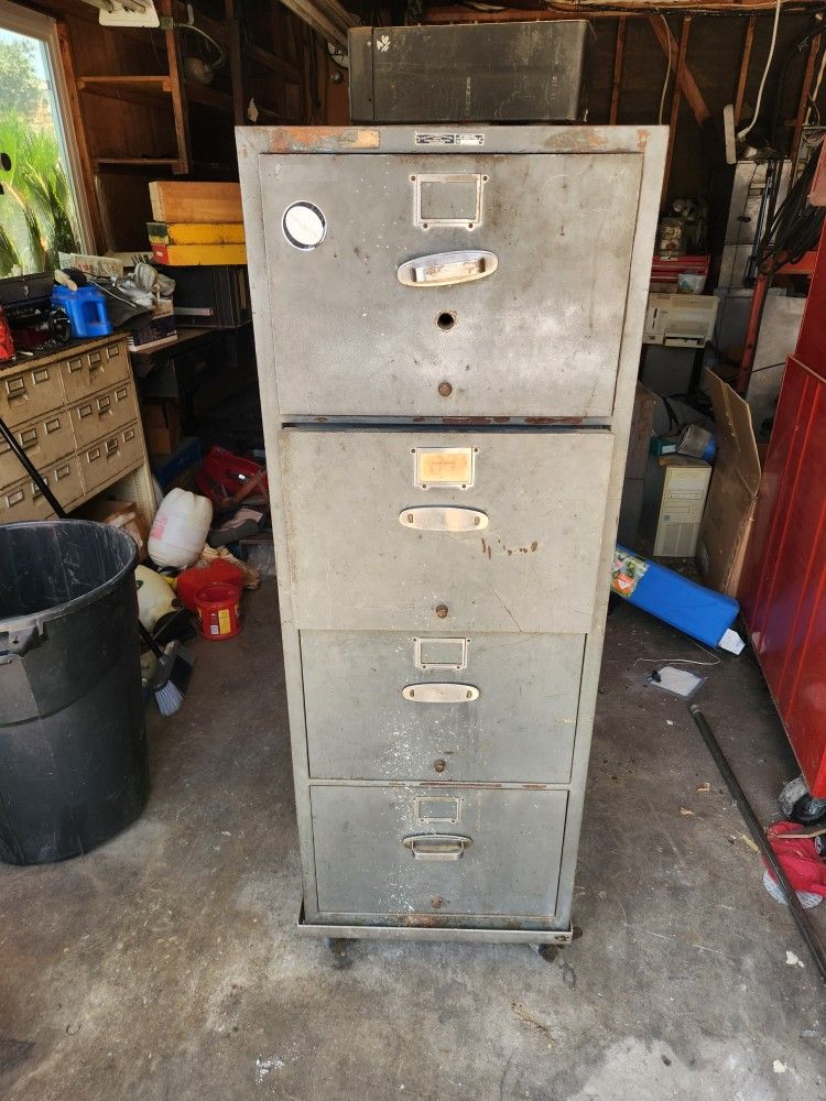 4 Drawer Fire Proff File Cabinet