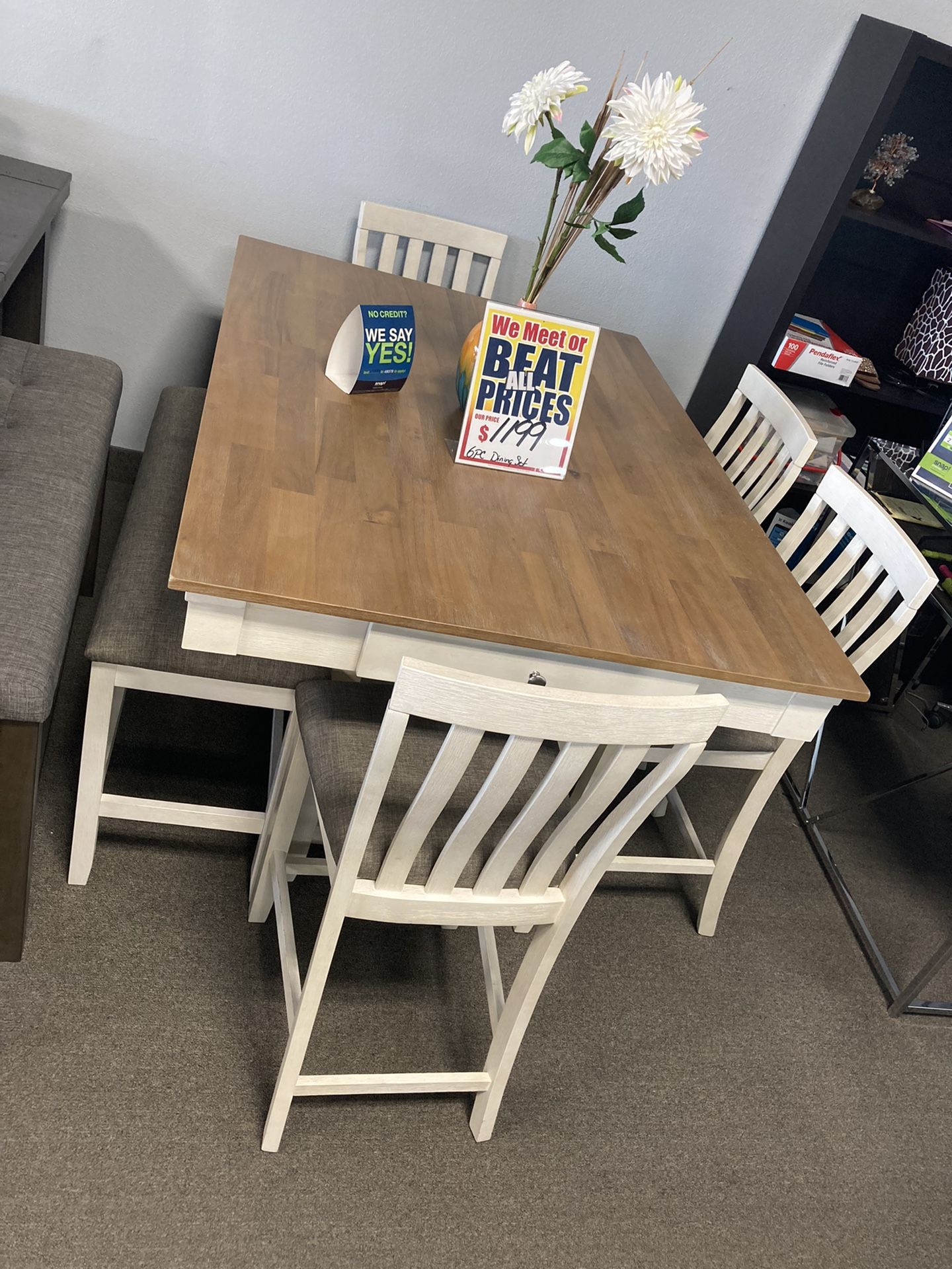 Charming Dining Set Easy Financing $1199