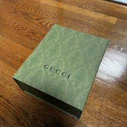 Gucci Baseball hat & Sandals 