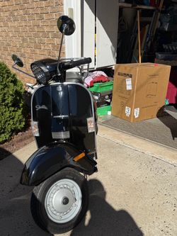 Stella Scooter Black Classic Style