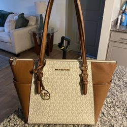 Michael Kors Tote