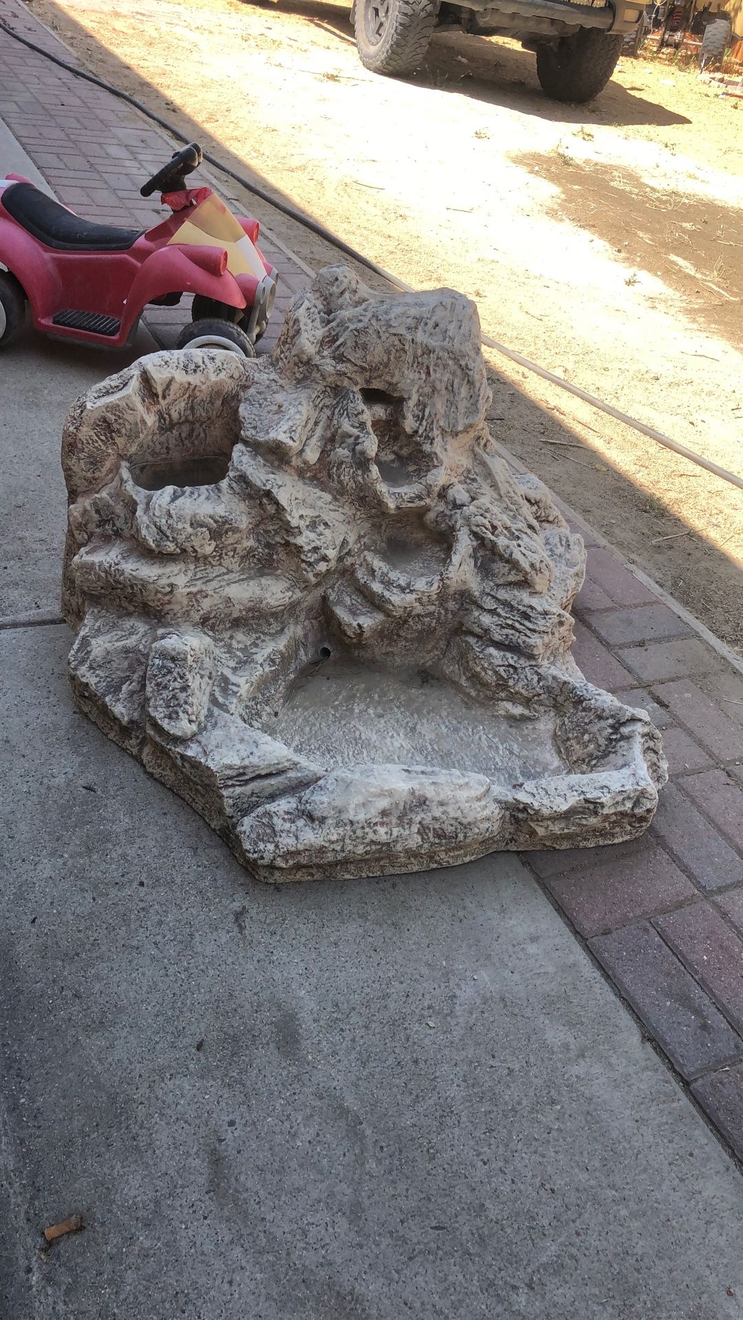 Reptile/ Rocky Water Fountain