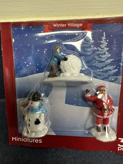 CHRISTMAS VILLAGE PLASTIC FIGURINES. NEW